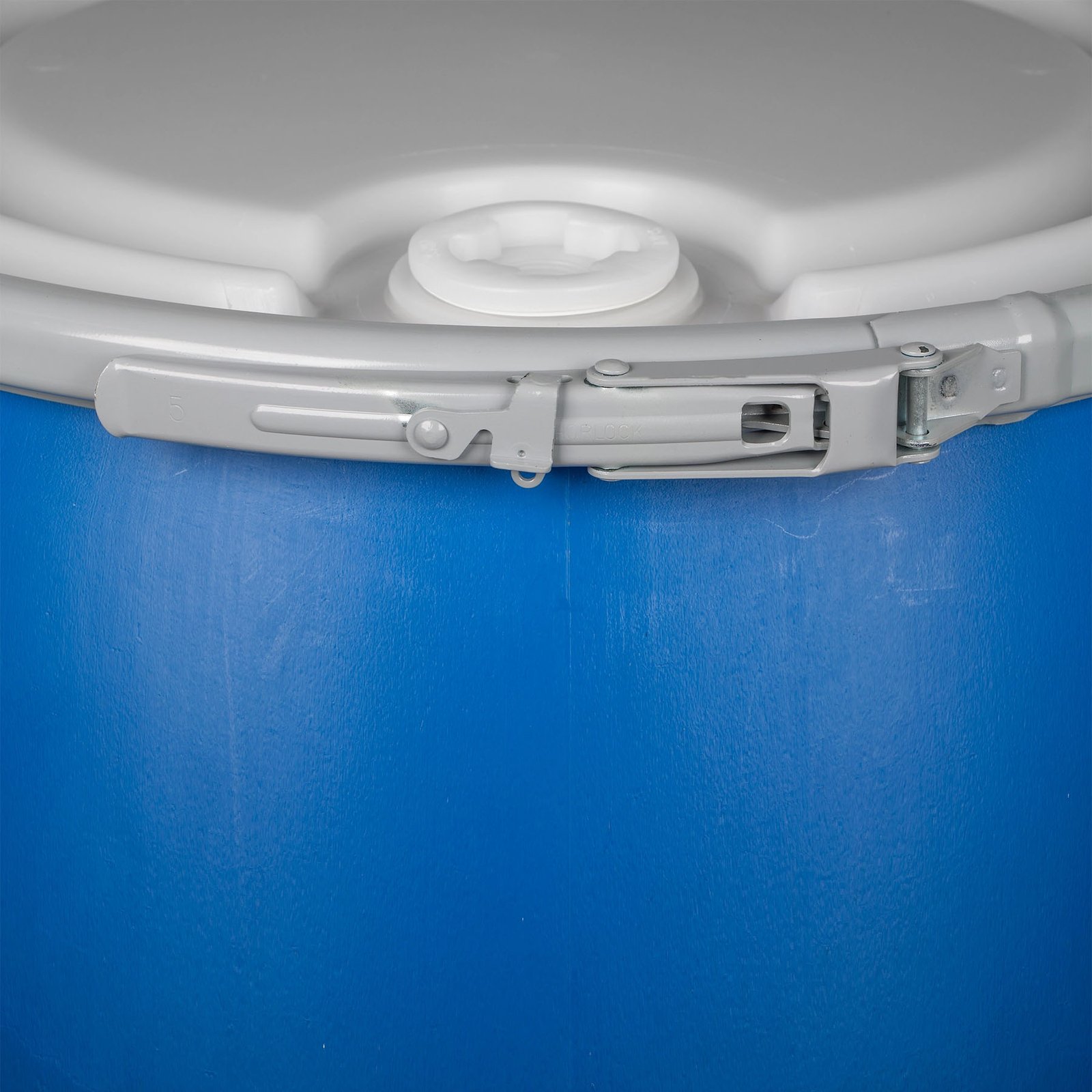 57 Gallon Blue Plastic Drum, UN Rated, 2″ & 3/4″ Fittings, Cover w/Lever Lock Ring Closure - Image 5